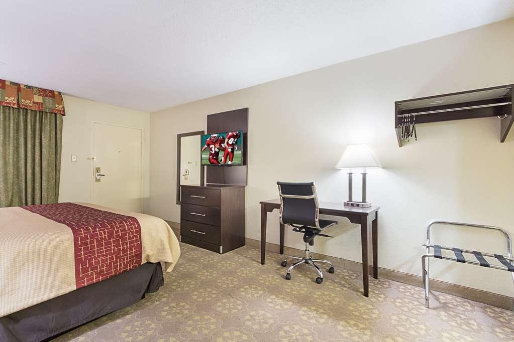 Red Roof Inn Plus+ Dallas - Аддисон Номер фото