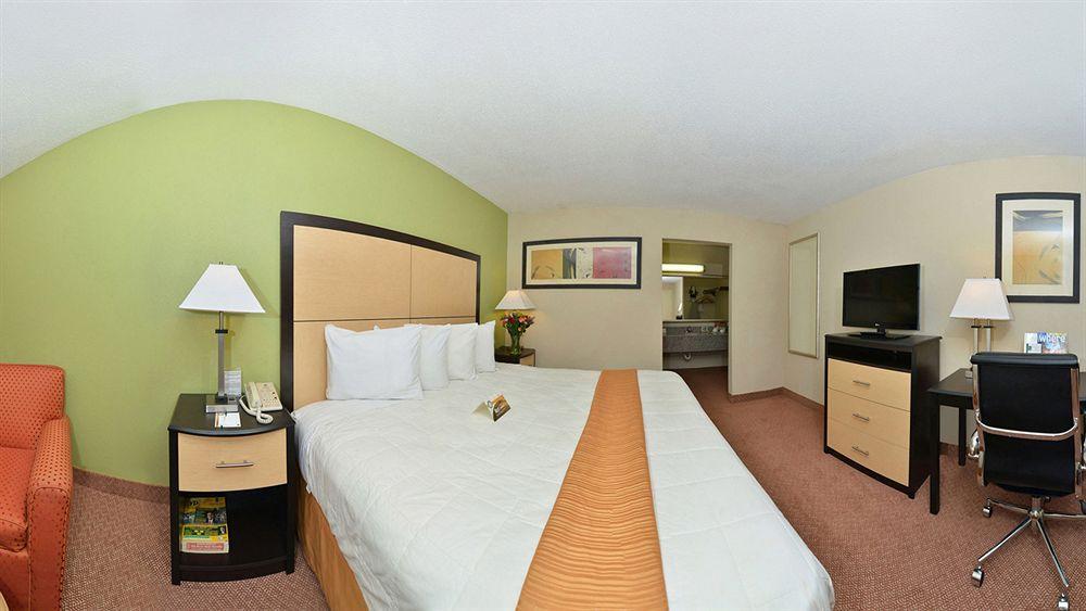 Red Roof Inn Plus+ Dallas - Аддисон Номер фото