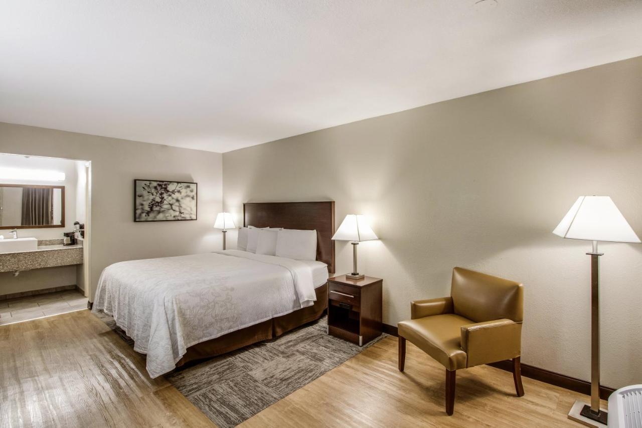 Red Roof Inn Plus+ Dallas - Аддисон Экстерьер фото