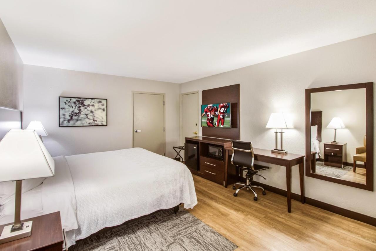 Red Roof Inn Plus+ Dallas - Аддисон Экстерьер фото