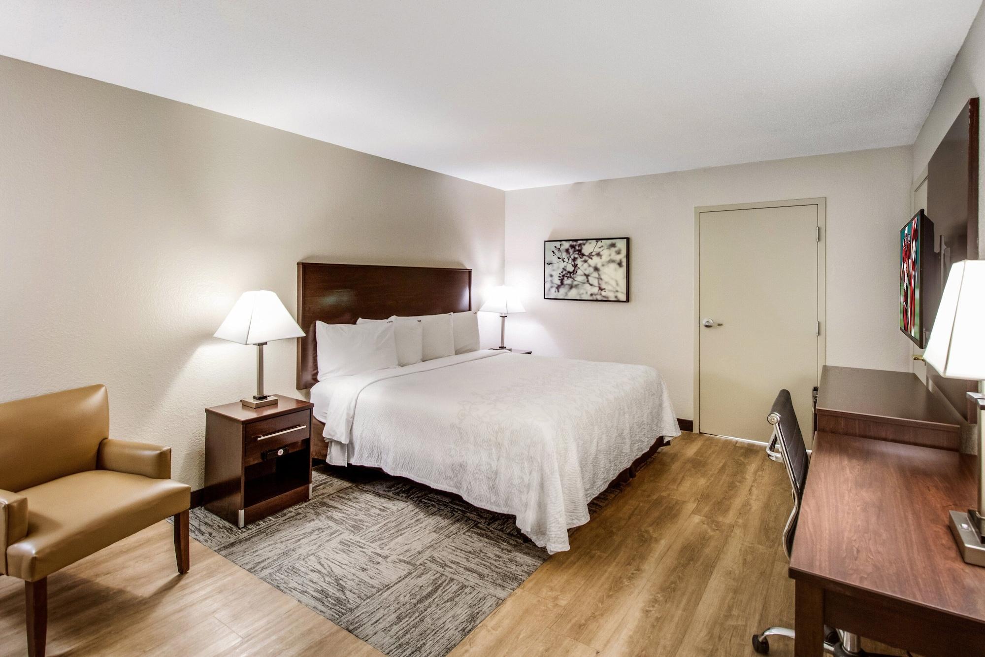 Red Roof Inn Plus+ Dallas - Аддисон Экстерьер фото