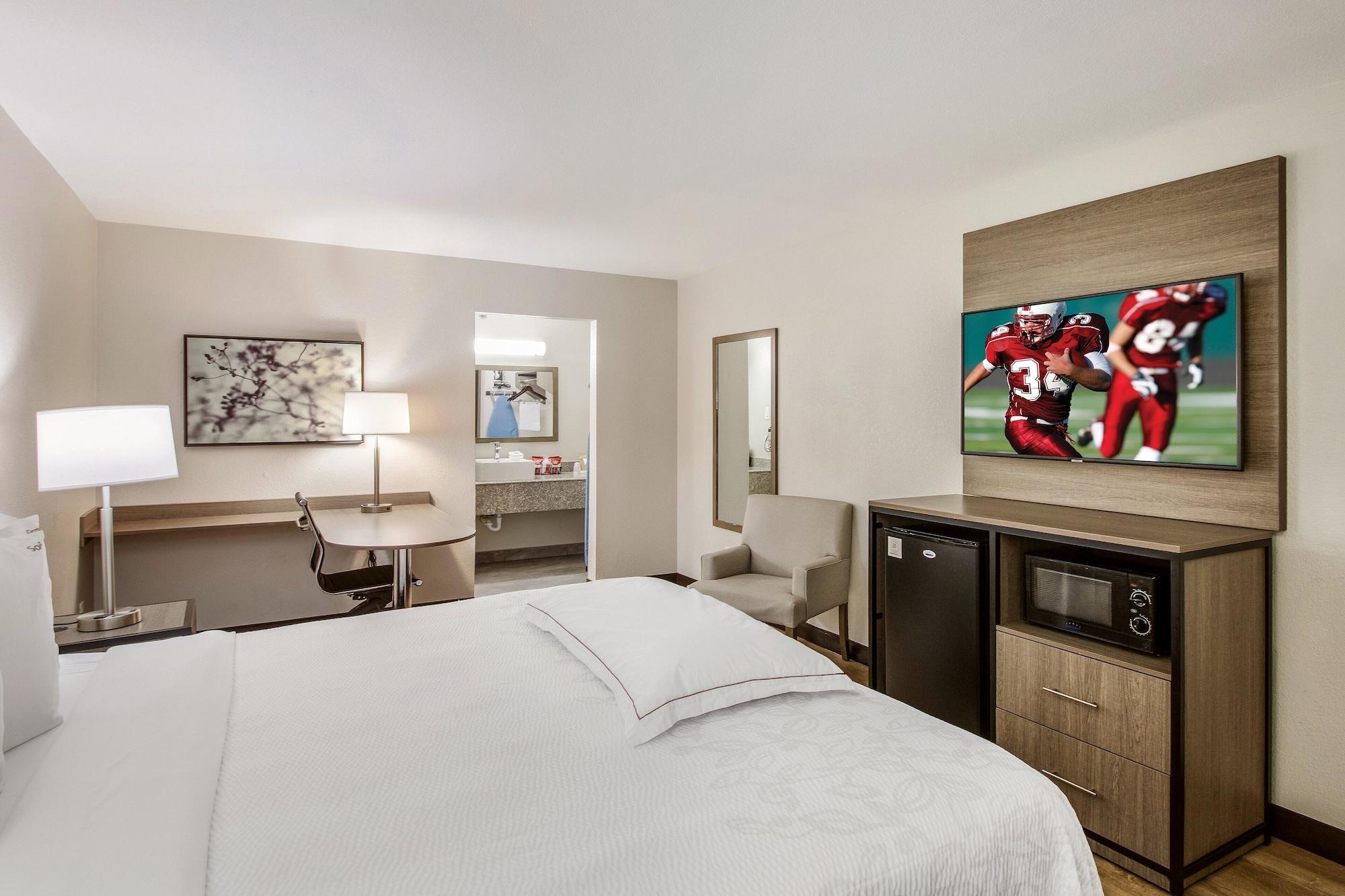 Red Roof Inn Plus+ Dallas - Аддисон Экстерьер фото