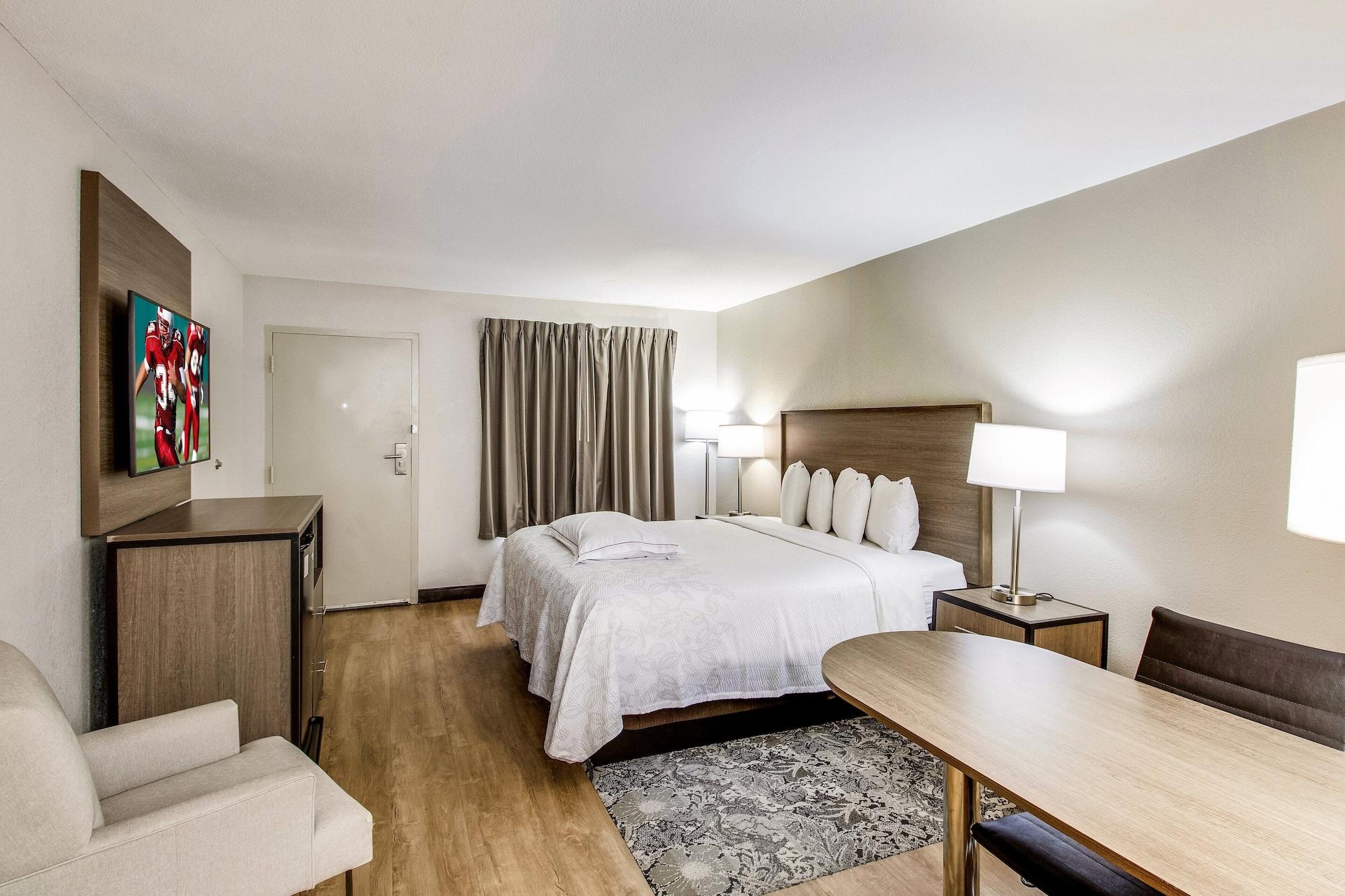 Red Roof Inn Plus+ Dallas - Аддисон Экстерьер фото