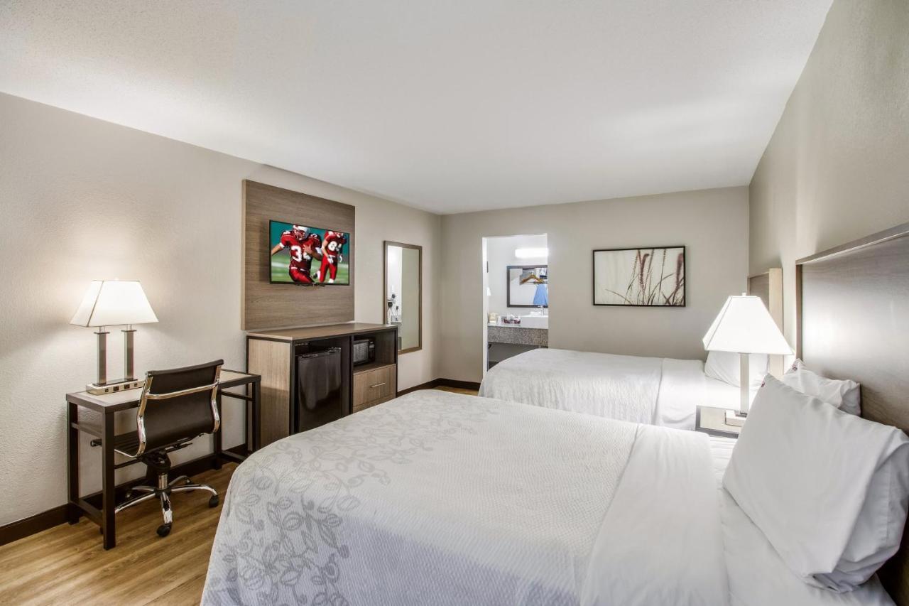 Red Roof Inn Plus+ Dallas - Аддисон Экстерьер фото