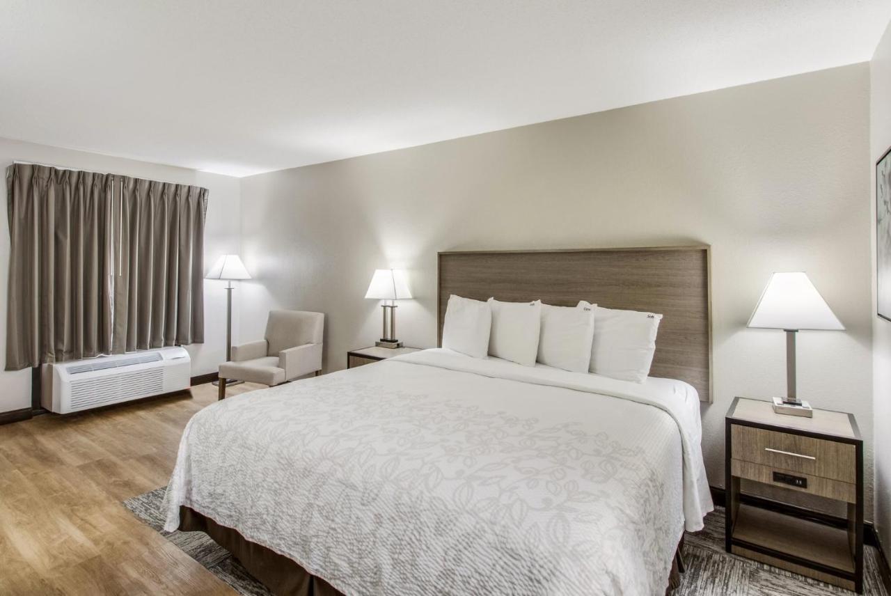 Red Roof Inn Plus+ Dallas - Аддисон Экстерьер фото