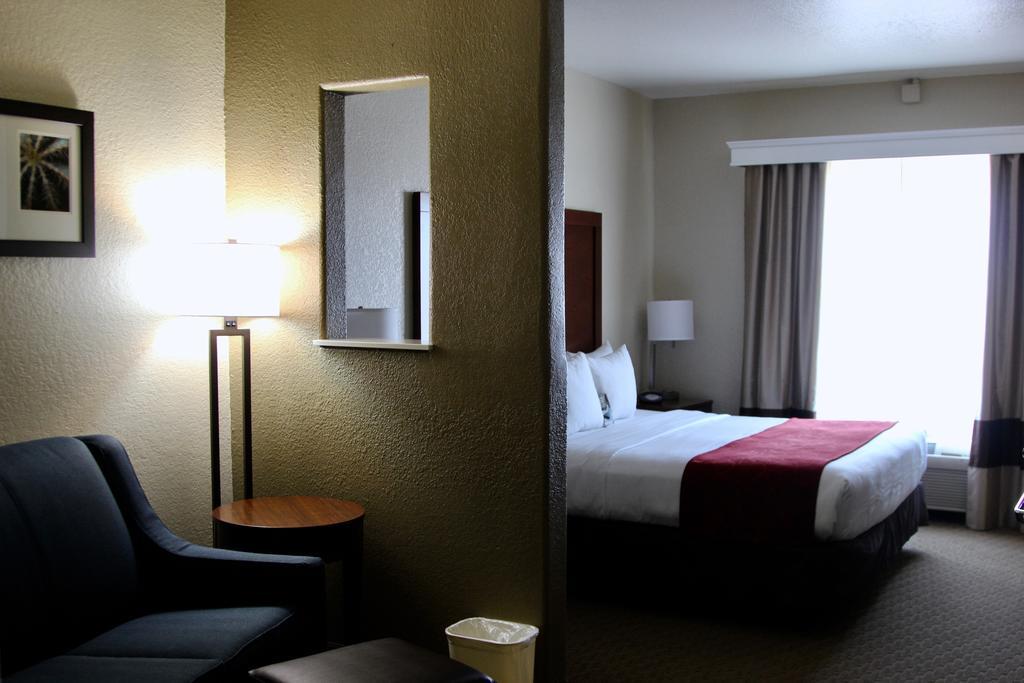 Red Roof Inn Plus+ Dallas - Аддисон Экстерьер фото