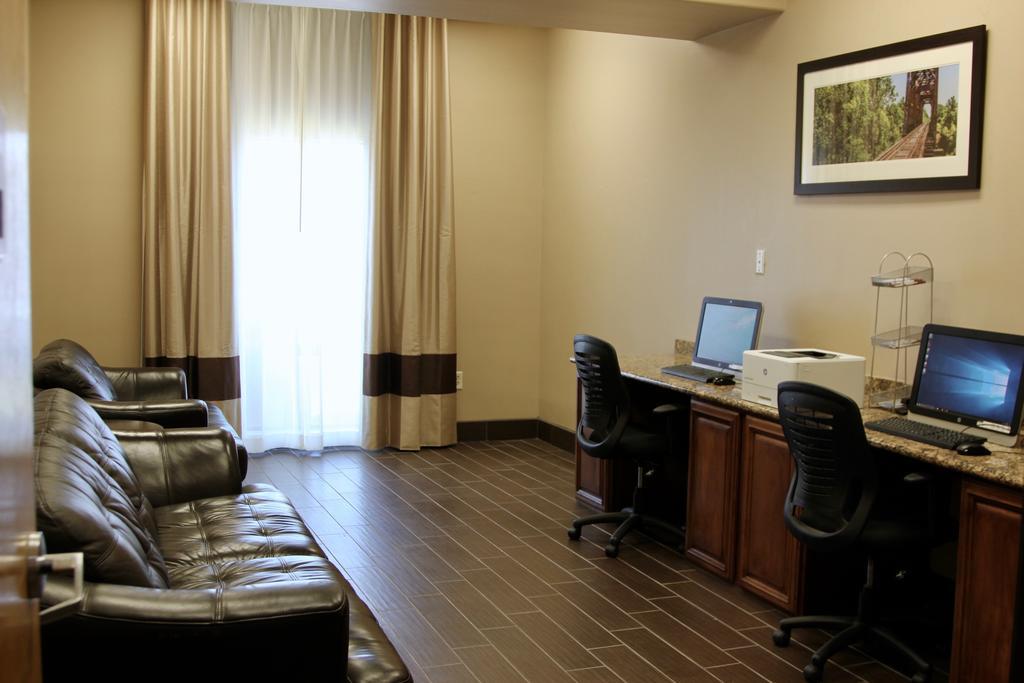 Red Roof Inn Plus+ Dallas - Аддисон Экстерьер фото