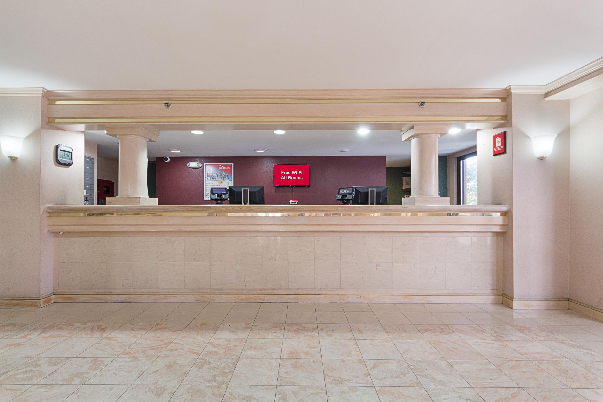 Red Roof Inn Plus+ Dallas - Аддисон Экстерьер фото
