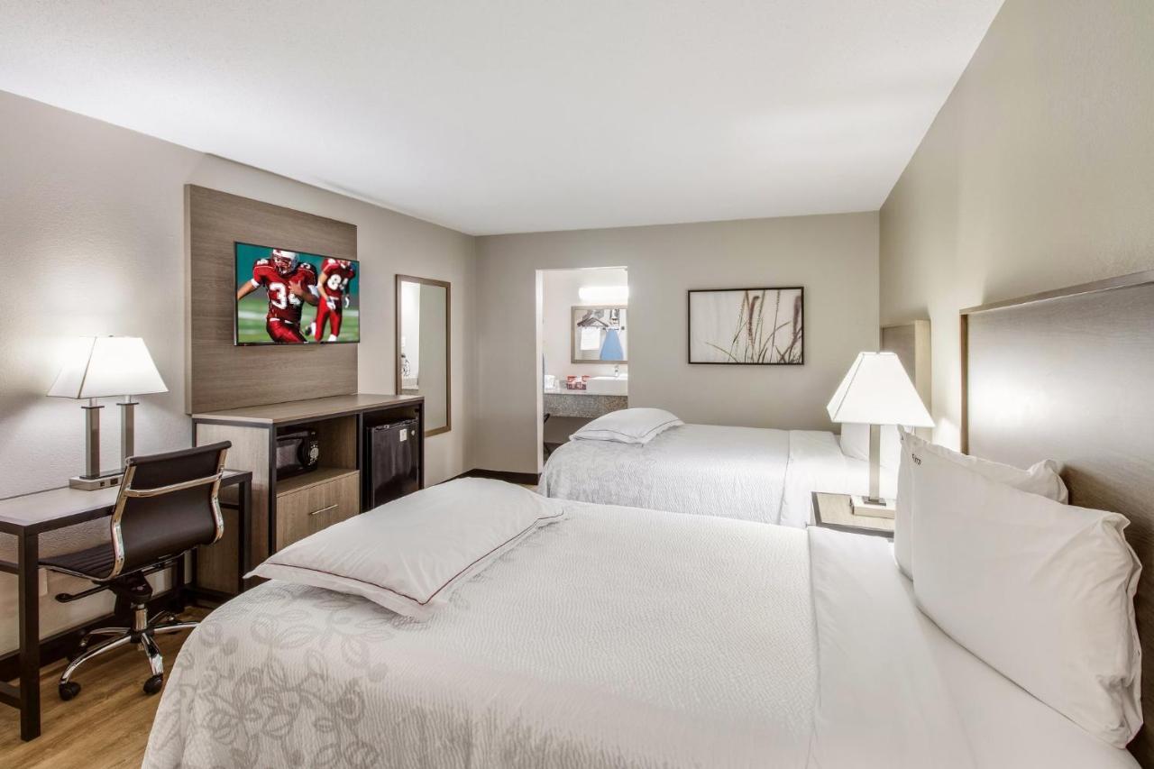Red Roof Inn Plus+ Dallas - Аддисон Экстерьер фото