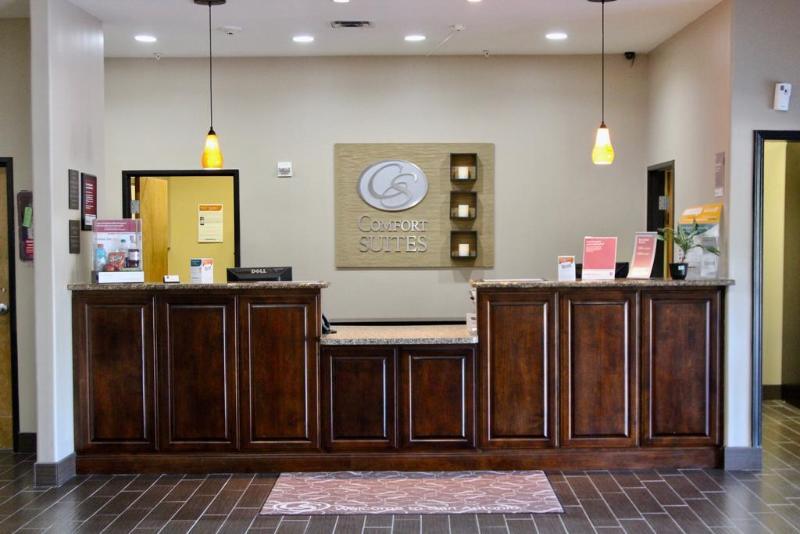 Red Roof Inn Plus+ Dallas - Аддисон Экстерьер фото